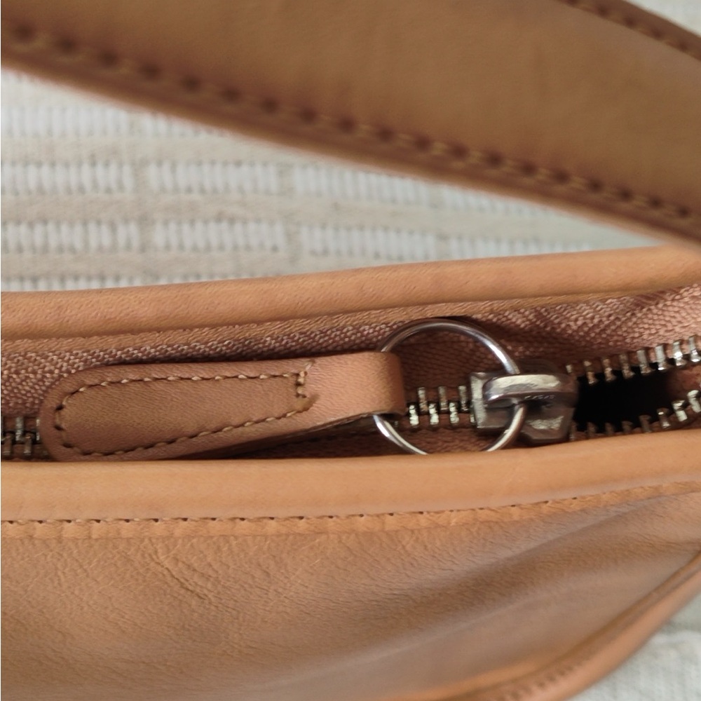 Vintage Coach Leather Tan Aubrey Shoulder Bag - Picture 5 of 8